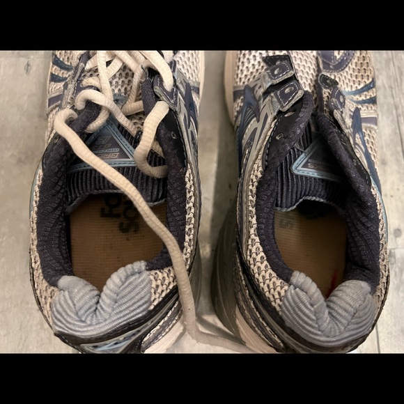 Brooks womens running shoe size 7.5 - Picture 3 of 5
